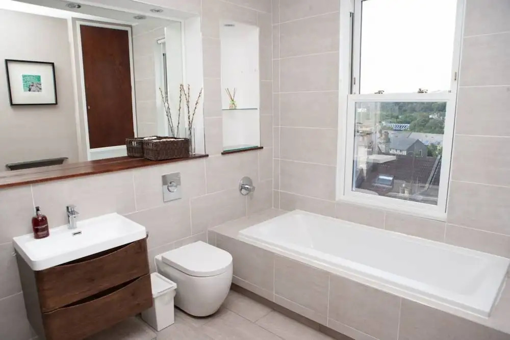 Splendid 3 Bedroom House Near Roman Bath
