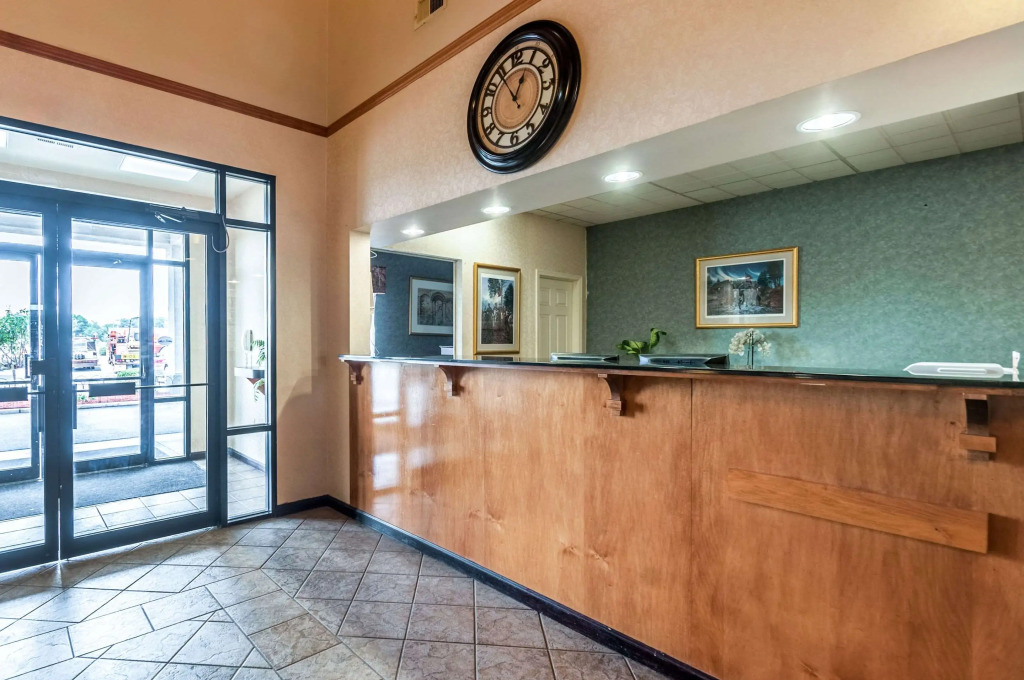 Econo Lodge Inn & Suites Middletown - Winchester South