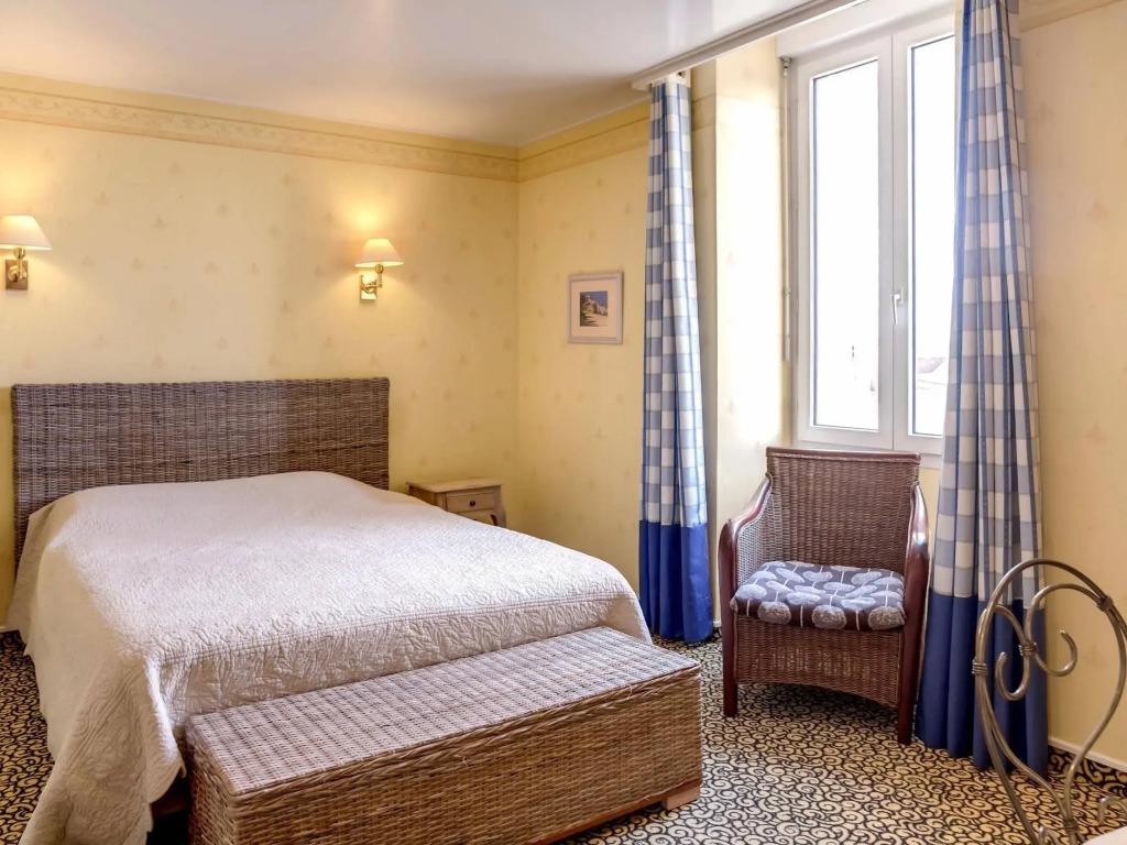 Logis Hôtel & Restaurant - Le Bretagne