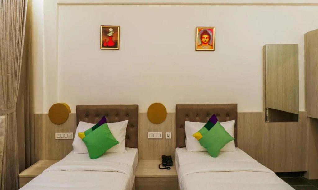 Itsy Hotels Silver Keys