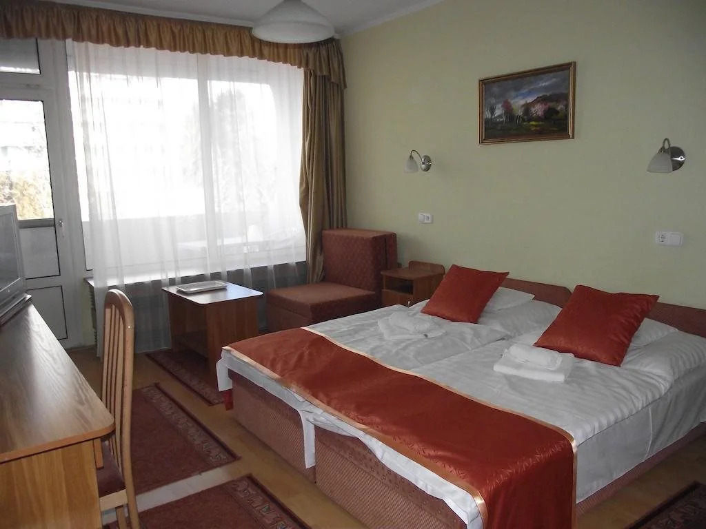Hotel Három Hattyú
