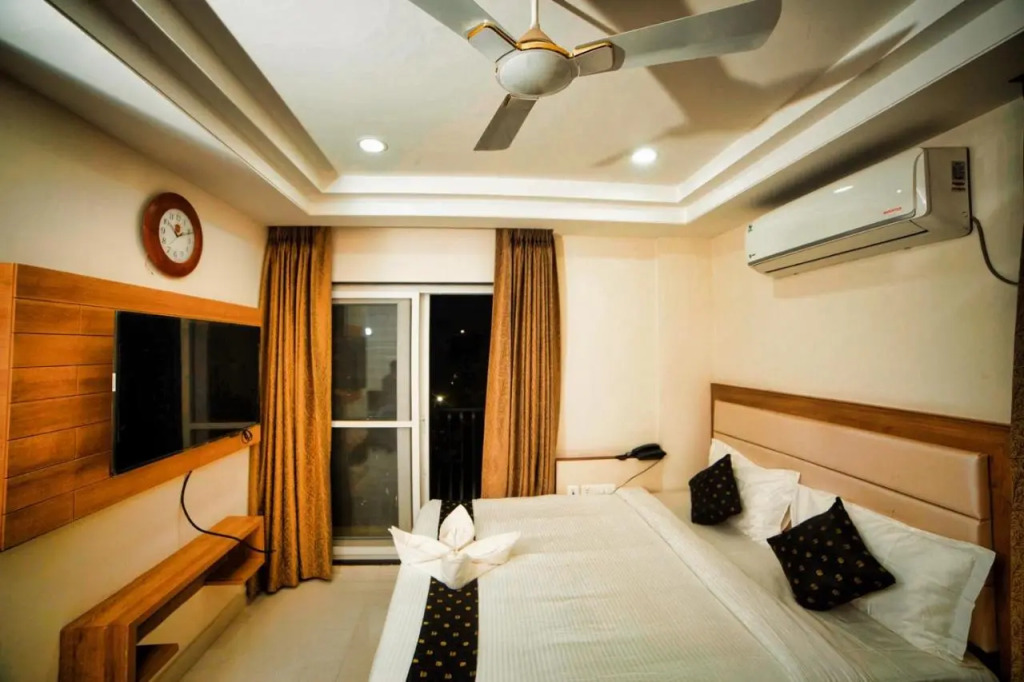 M Square Hotel
