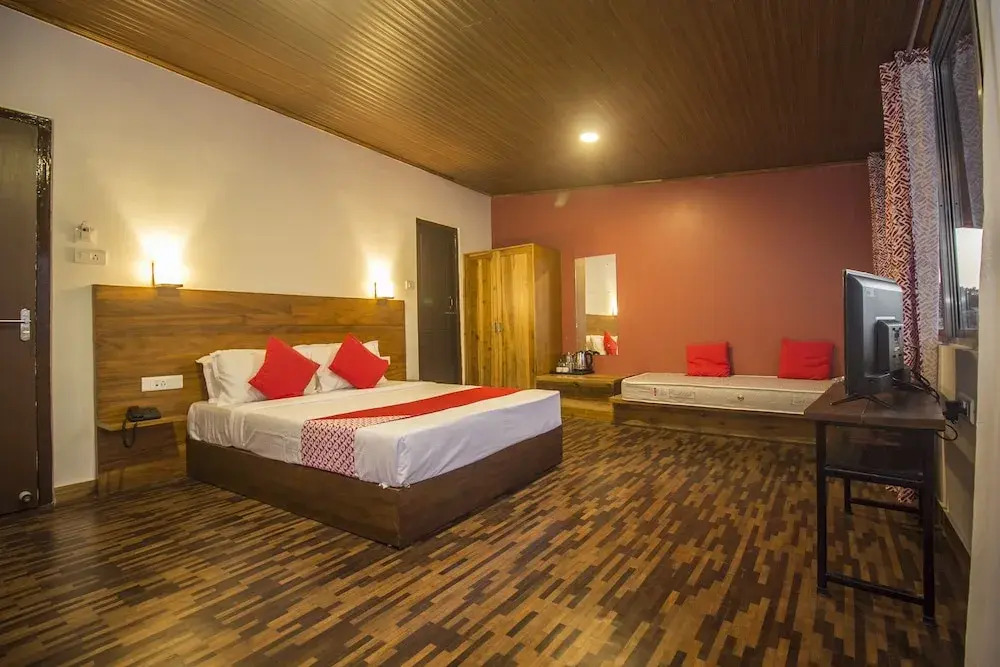 Silver Wood By OYO Rooms