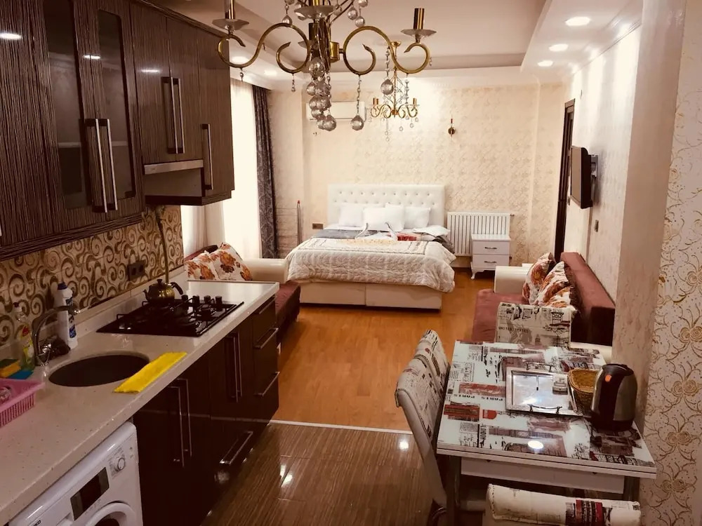 Deluxe Royal Apart