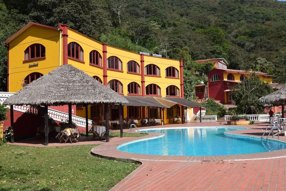 Jazmines Hotel