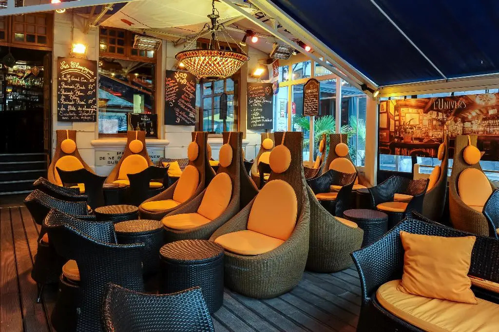 Hotel De Lunivers