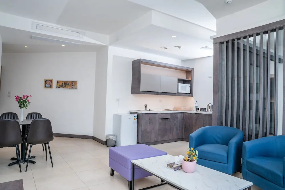Liv Weibdeh Hotel Suites