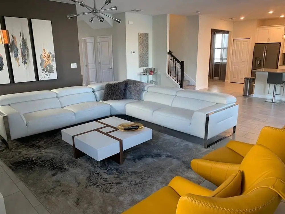 Gorgeous Single Home With Pool and Game Room Sl2953