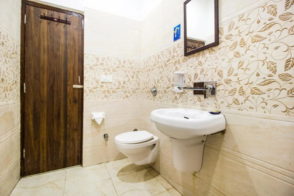 FabHotel Royal Villa