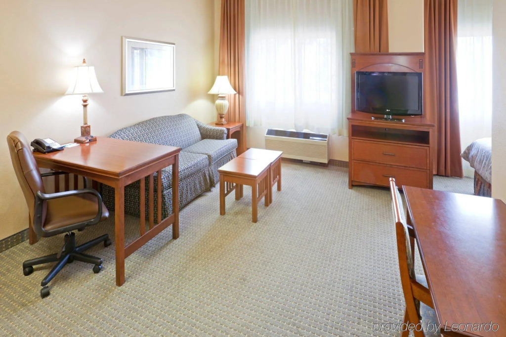 Staybridge Suites Lubbock-University Area by IHG