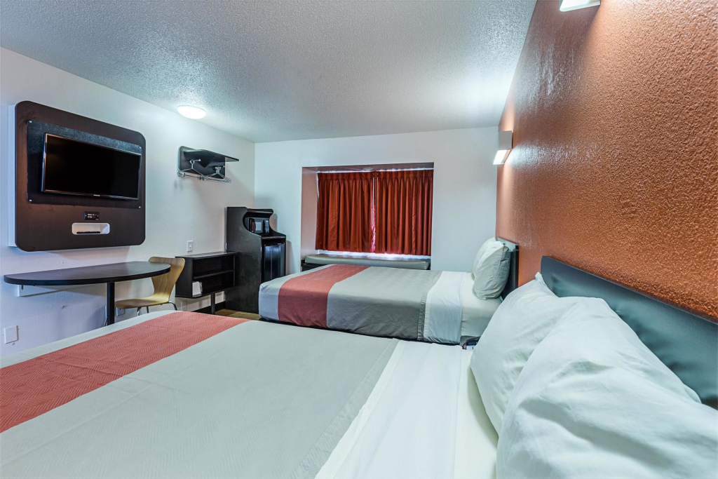Motel 6-Simpsonville, SC - Greenville