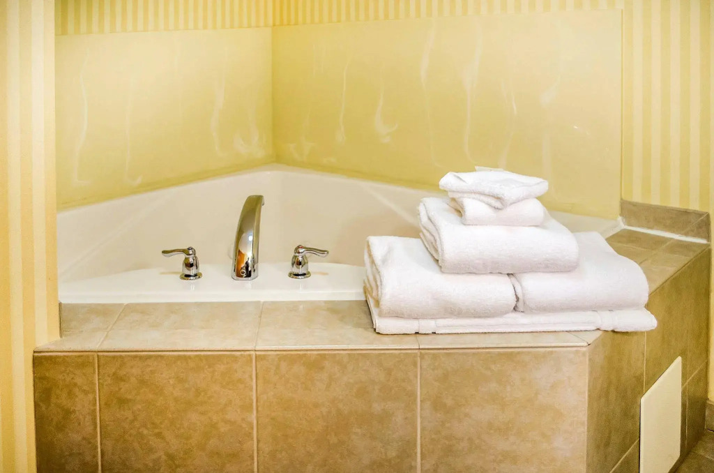 Comfort Suites Lancaster Amish Country