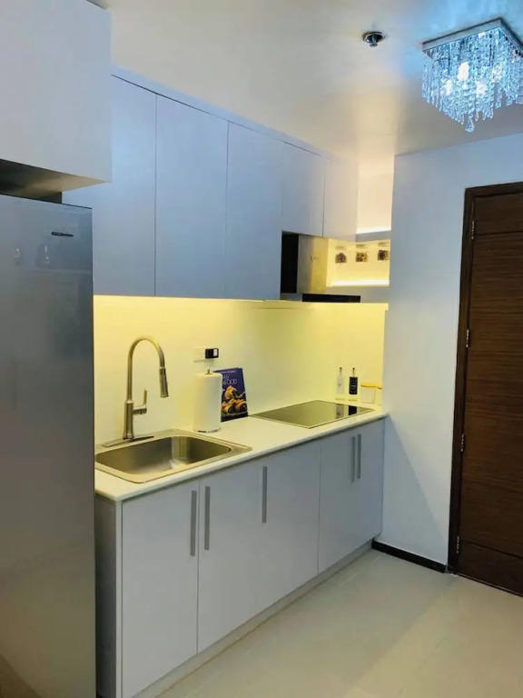 DLC Place - Splendido Taal Tower 1 Tagaytay