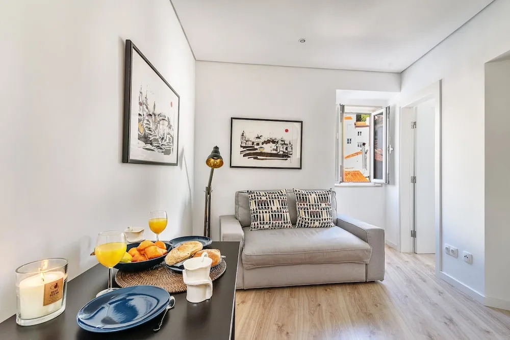 JOIVY Cosy 1-Bed Flat W/Seaview In Alfama