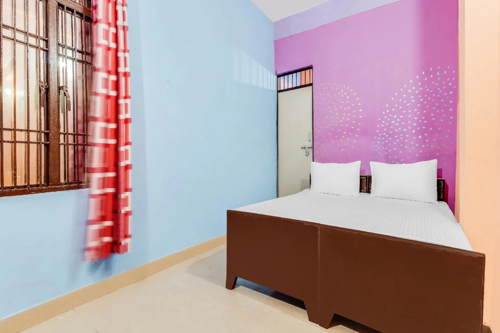 SPOT ON 60711 Hotel Radhe Inn