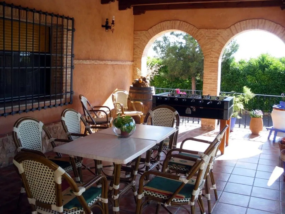 Casa rural con piscina y pista de padel - Casa de Pacas