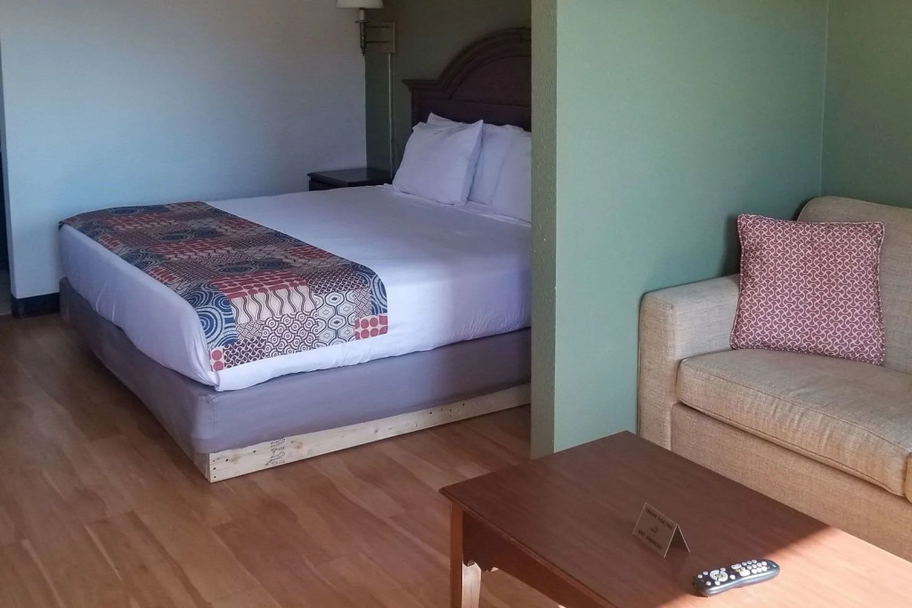 Red Roof Inn & Suites Wilkesboro