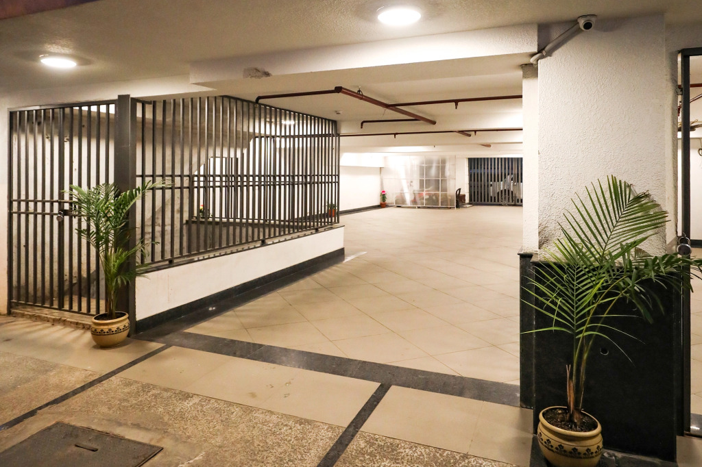 FabHotel La Paz Stay B&B