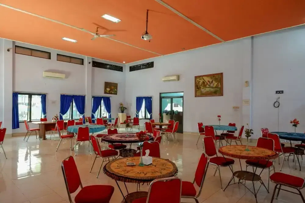 RedDoorz Plus Syariah near Stasiun Pekalongan 2