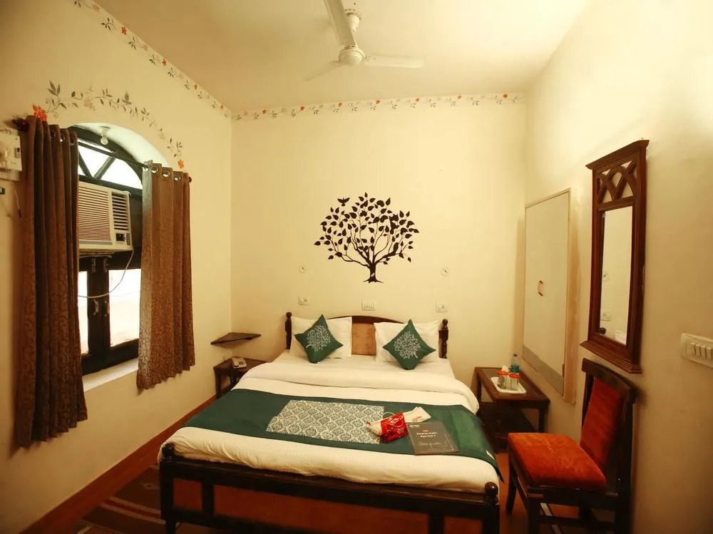 Vista Rooms at Indira Colony