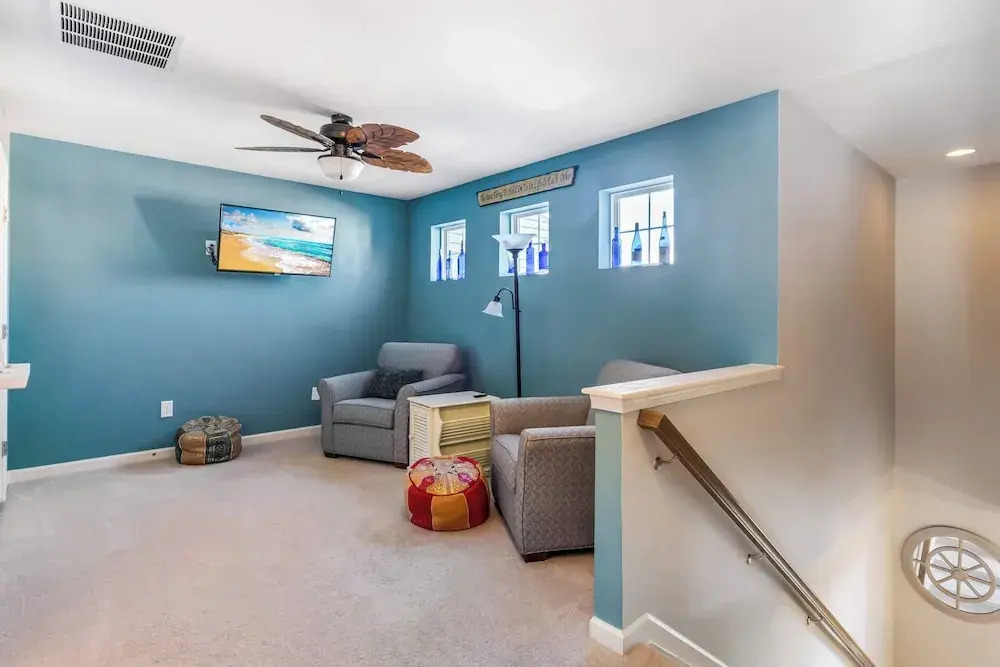 Old Canal Getaway - Stay for 6