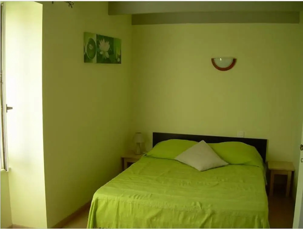 House With 3 Bedrooms in Plonévez-porzay, With Furnished Garden and Wi