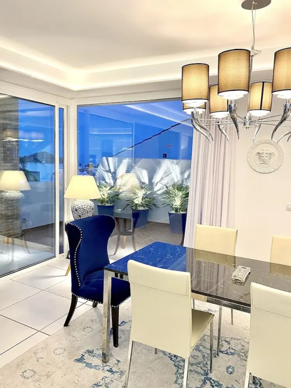 MONDRIAN Luxury Suites & Villas