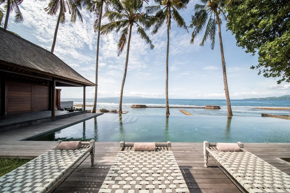 Secluded Beachfront Villa Manis, 5br, Candidasa