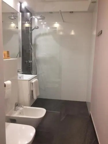 4 All Apart Hotel