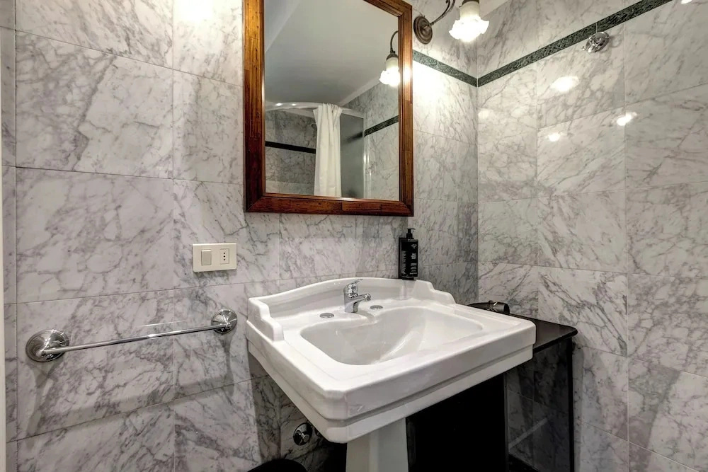 Taddeo Apartment by Mamo Florence