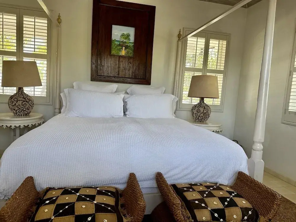 Shangri-La Serenity: Beach Villa With Views