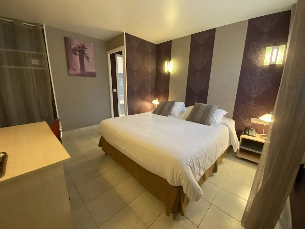 Contact hôtel - Hôtel Les Bleuets & SPA