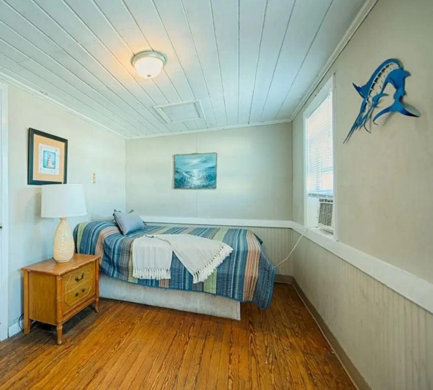Oceanfront Ocean Drive Cottage