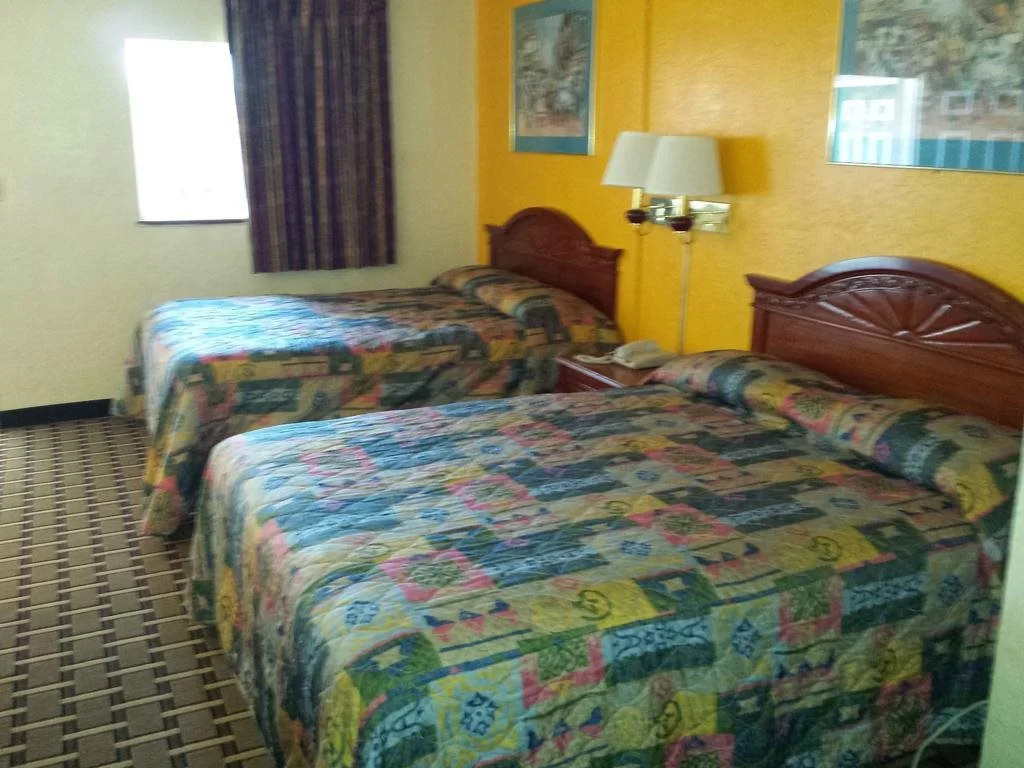 Encore Motel