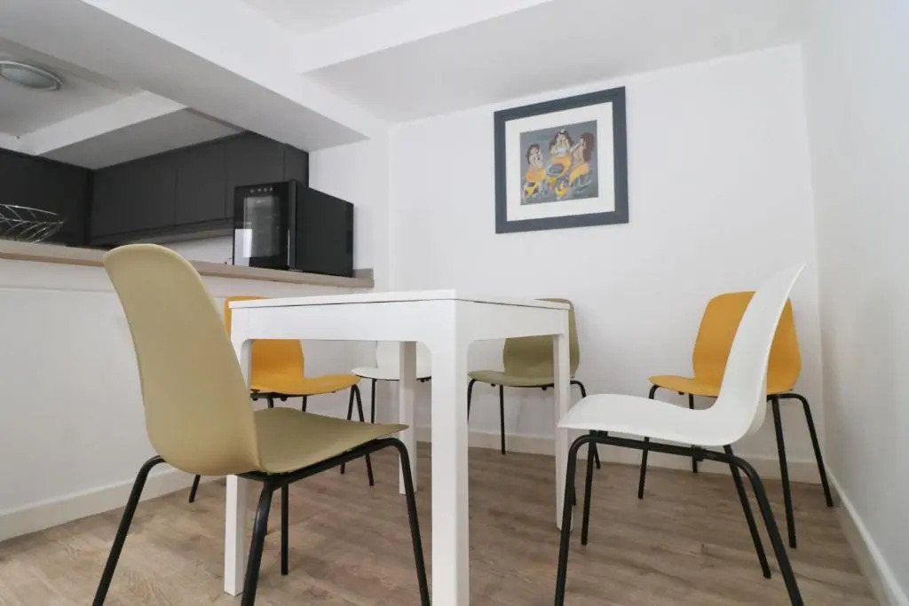TOWN CENTRE apartment with parking