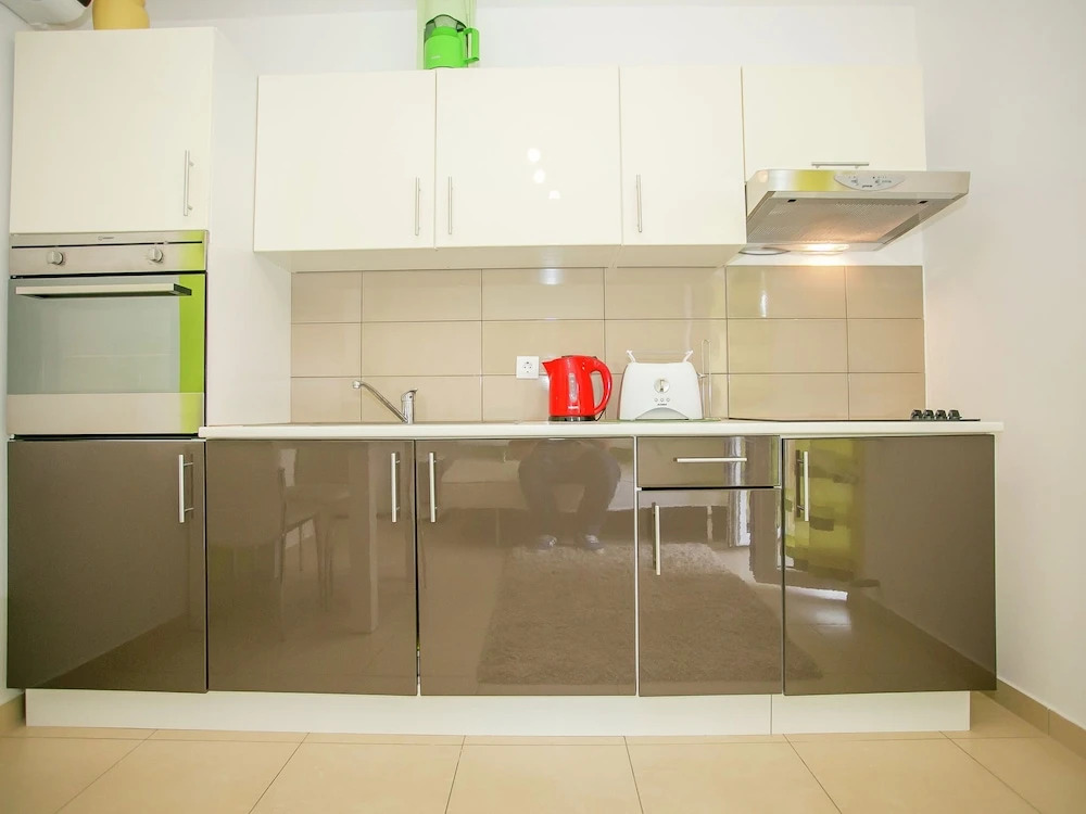 Nice Decorated one Bedroom Apartment With Balcony, Private Parking