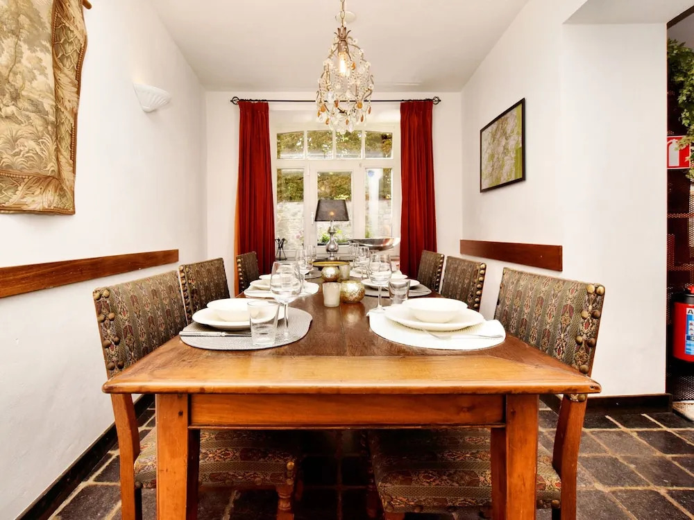 Vintage Holiday Home in Verlaine-Sur-Ourthe with Valley View