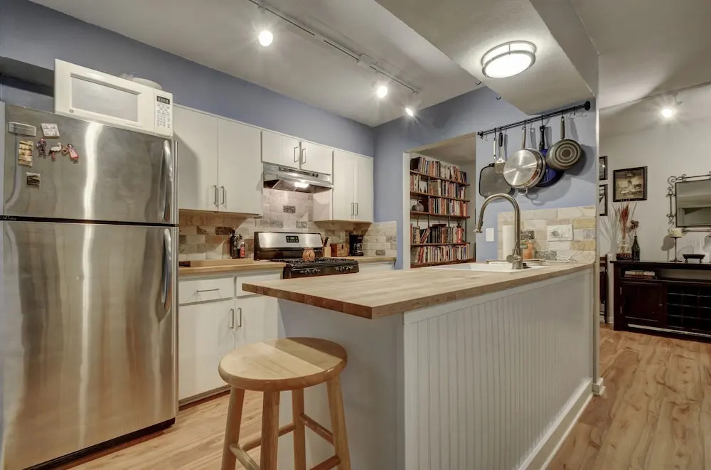 Austin Condo in Hip Travis Heights - 1 Br condo by RedAwning
