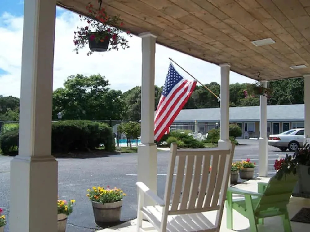 Handkerchief Shoals Inn