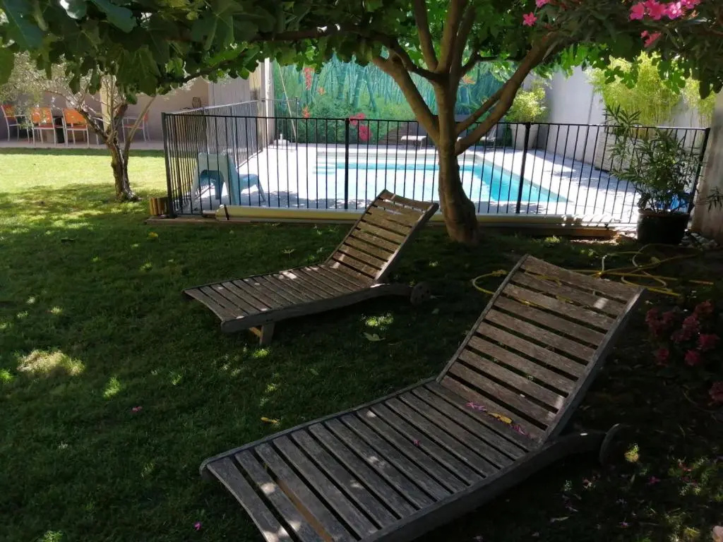 Beautiful vacation rental with private pool in the heart of the city of Avignon, sleeps 8
