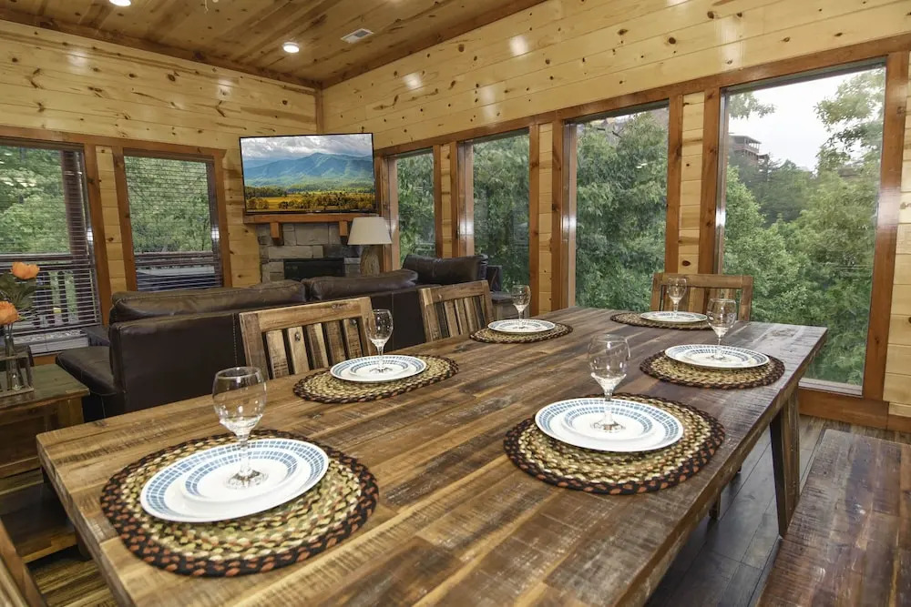 SmokyStays Indoor Heated Pool Cabin