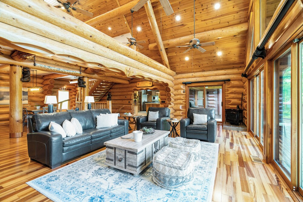 Hot Tub + Dock! Waterfront Norris Lake Log Home