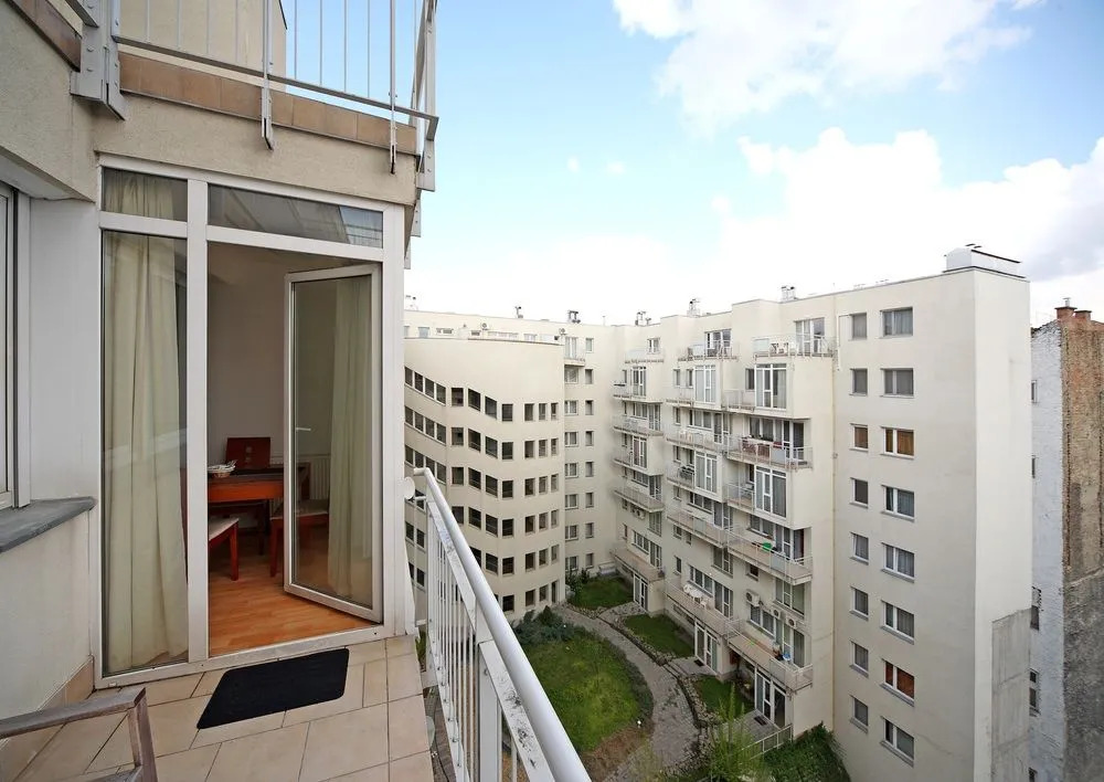Acacia Apartments
