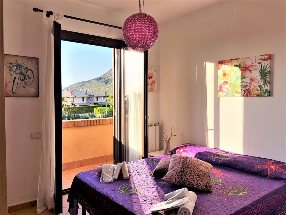 Holidaycasa Emiliano - Villa con Giardino Privato