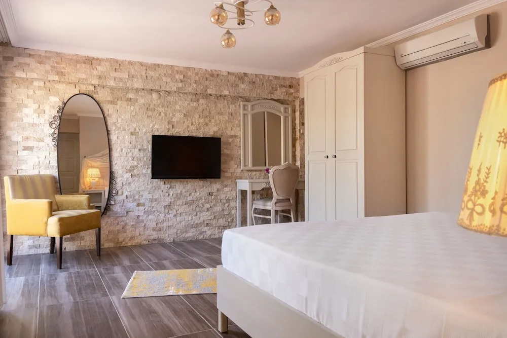Lunas Alaçatı