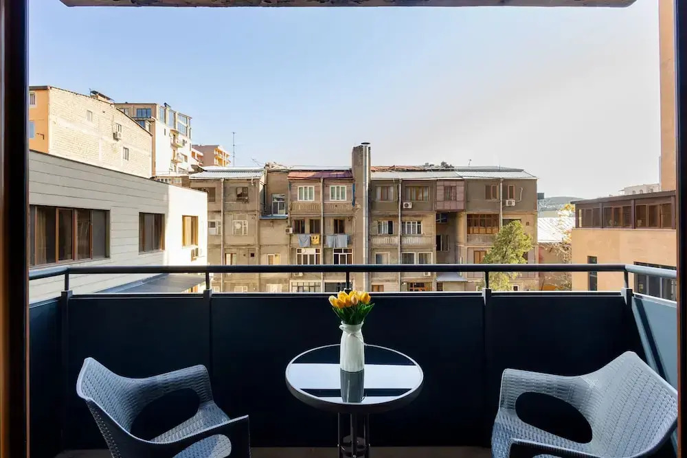 Apartment by Luxe Group DI888