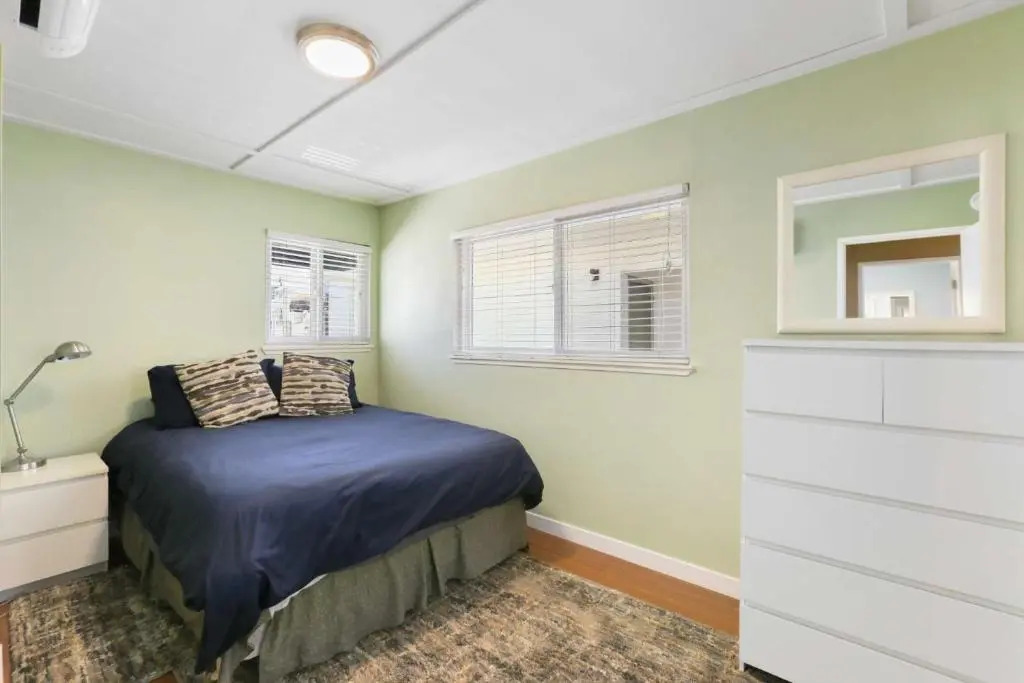 128 Agate, B