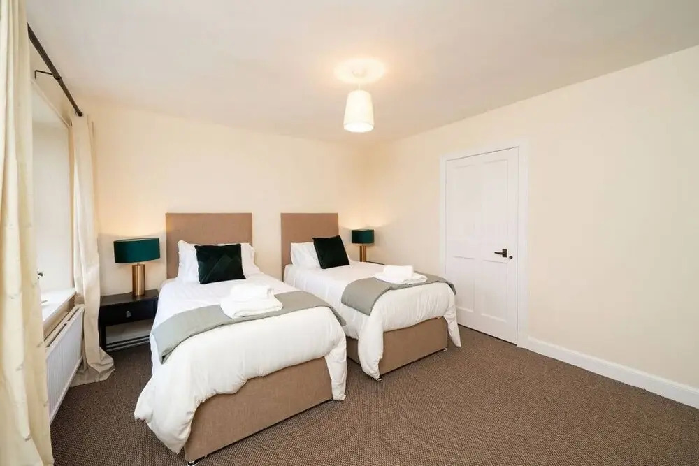 Clubhouse Cottage - Stylish 2 bed pet Friendly