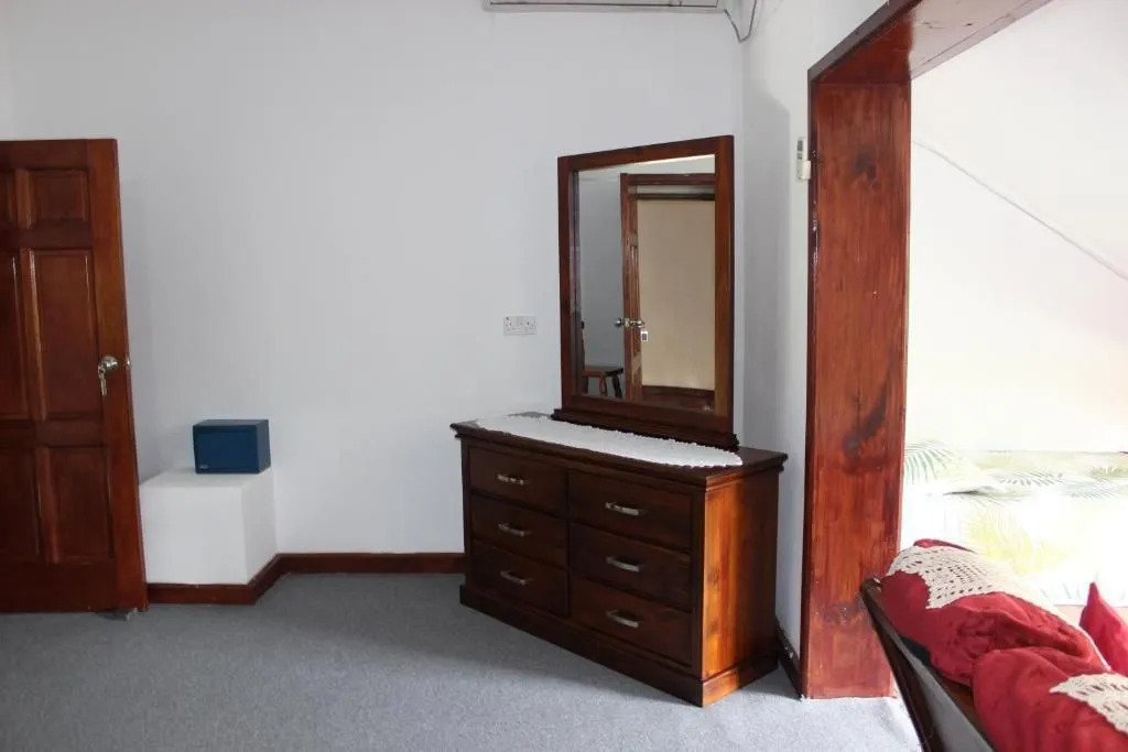 Le Chevalier Bay Guesthouse