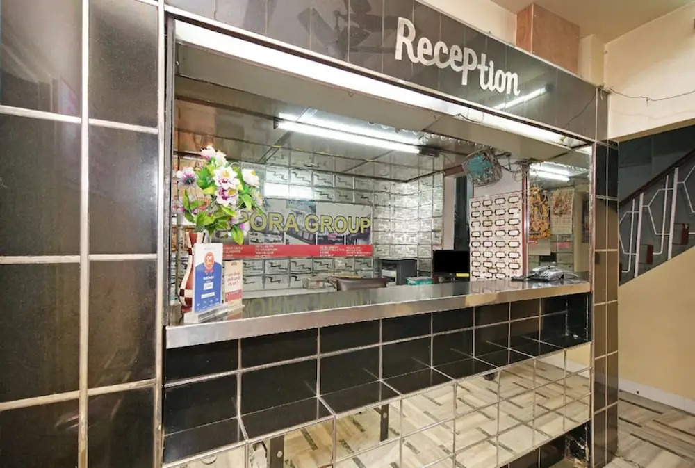 Goroomgo Pat Village Inn Indore